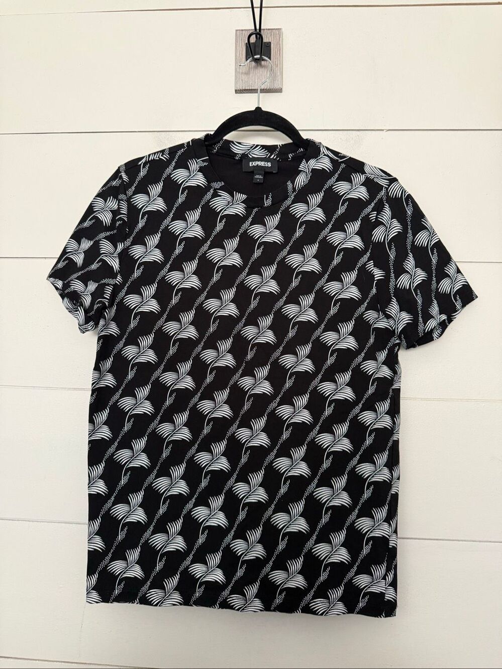 Express Women’s Small Black White Short Sleeve Tee